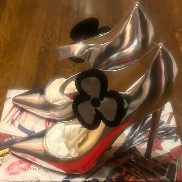LIKE NEW Christian Louboutin Pensee 20th Anniversary 120 Silver Metallic Pumps - Picture 9 of 16